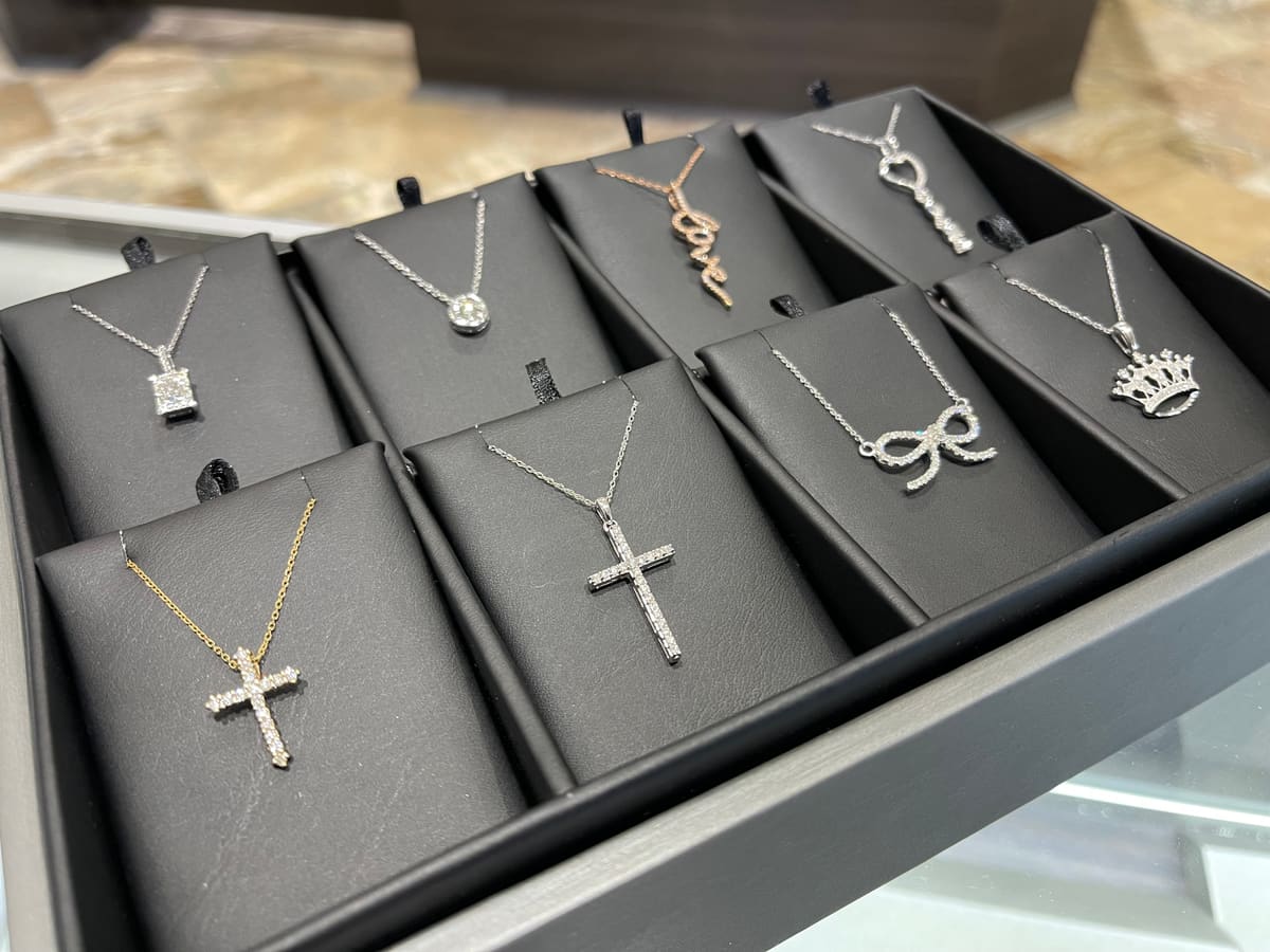 PENDANTS at Florida Diamond Center